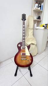 Les Paul Guitar with intelligent AMP