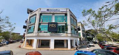Kuantan Ground Floor Corner Shoplot for Rent