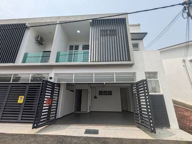 For Rent Double Storey Endlot House Bare unit