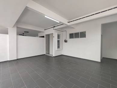 For Rent Double Storey Endlot House Bare unit