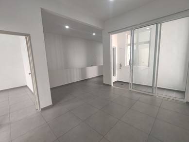 For Rent Double Storey Endlot House Bare unit