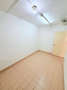 Subang Jaya 1.5 Storey in USJ2 freehold extended kitchen