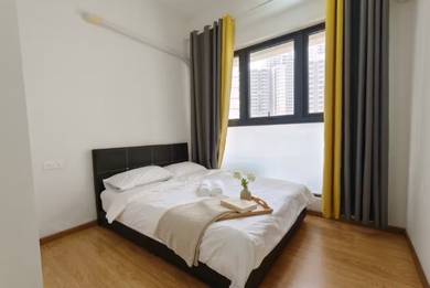 Danga Bay Room for rent daily or monthly