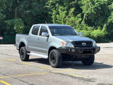 2010 Toyota HILUX D/CAB 2.5 G (A)