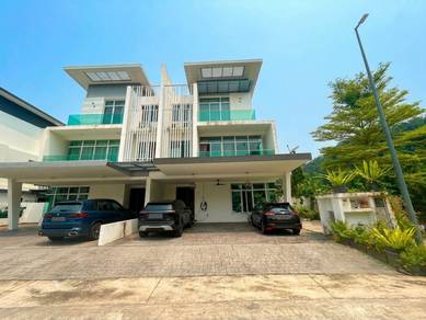 Corner Renovated 3 Storey Semi D Clover Garden Residence Cyberjaya