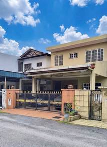 Renovated house Tmn Dato Ahmad Razali. 4 bilik tidur diatas