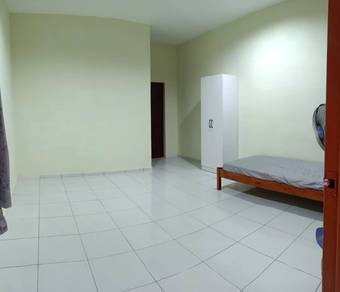 Rumah studio untuk disewa