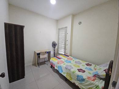 Single room for rent at Tabuan Tranquility