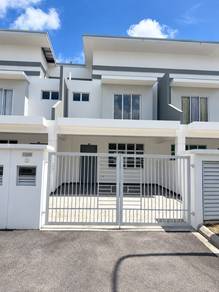 Own This 4R3B Home @ Taman Sri Penawar, Johor🔥
