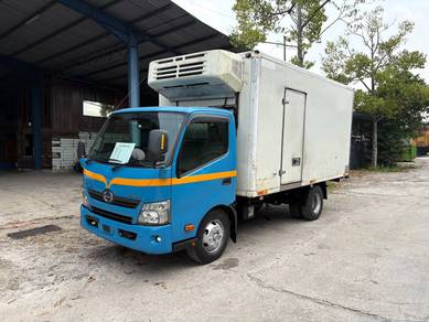 14.5 Kaki Hino XZU712 Freezer Box