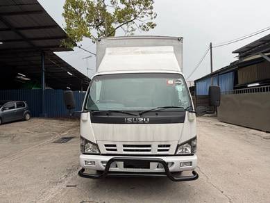 14.5 Kaki Isuzu NPR66ULH Box