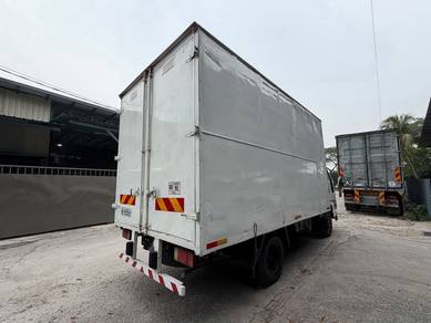14.5 Kaki Isuzu NPR66ULH Box