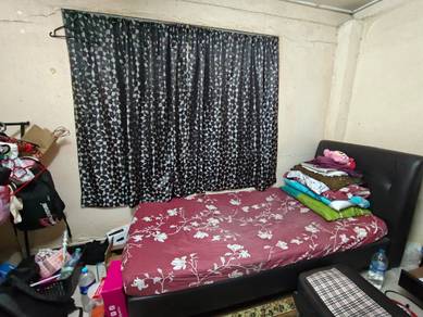 Bilik Sewa Wanita Kampung Baru