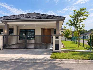 feature ad 100% Loan RM1900/Bln 🏡【Semi D Xtra Tanah Tepi 22 Kaki‼️】📍 Dengkil