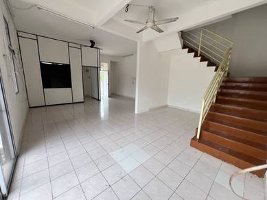 2 Storey Terrace Big Compound corner lot for rent
