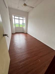 2 Storey Terrace Big Compound corner lot for rent