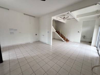 2 Storey Terrace Big Compound corner lot for rent
