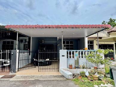 Non Bumi. Teres Setingkat Taman Pagoh Jaya, Pagoh