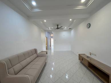 Furnished Single Storey Semi D Taman Golf / Taman Lumba Kuda For Rent