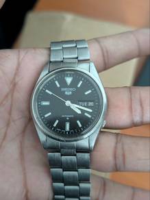 Vintage Seiko 5 Automatic Watch