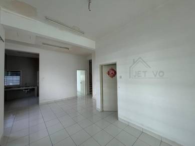 For Sale!! Bukit Raja Avani Double Storeu Endlot with Extra 10ft Land!