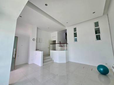 Nautilus Bay 3 Storey Terrace House Direct Sea View Jelutong Near KPs