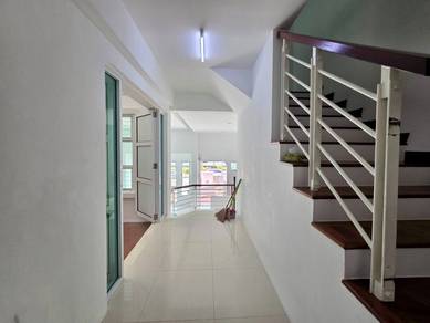 Nautilus Bay 3 Storey Terrace House Direct Sea View Jelutong Near KPs