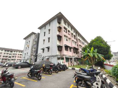 Flat garnet, Taman Puchong Indah