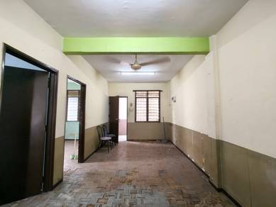 Flat garnet, Taman Puchong Indah