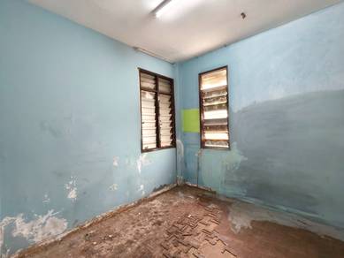 Flat garnet, Taman Puchong Indah