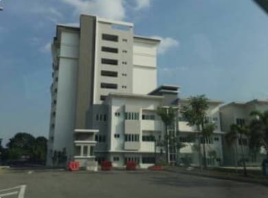 Bayu 2, Nilai, Middle Room near INTI & KLIA