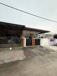 Single storey terrace house, 22x70, Simpang Renggam