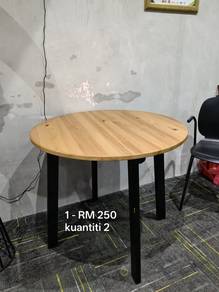 Meja pejabat untuk dimiliki