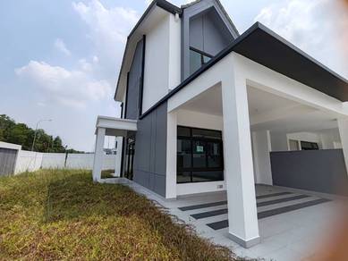 Nasa City/ JB/ Town/ Corner lot/ Double storey/ partial furnished/