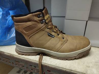 LandRover boots