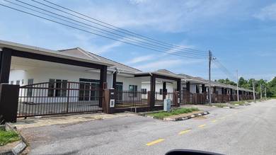 Single storey Terrace at Jln Batu Kawa/Matang Greenwoods