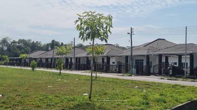 Single storey Terrace at Jln Batu Kawa/Matang Greenwoods
