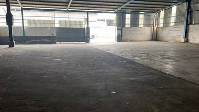 Detached factory at malim jaya for rent