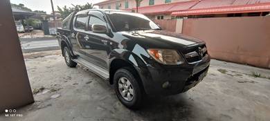 Toyota HILUX 2.5 G MY05 KUN25R (A)