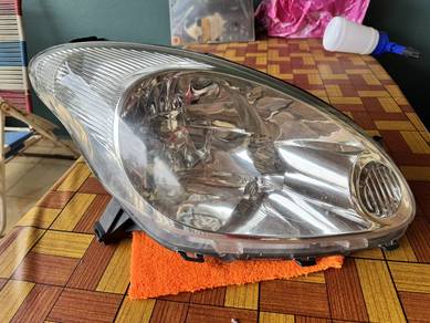 lampu depan myvi belah kanan
