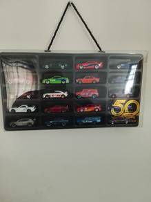 hotwheel dengan kotak skali