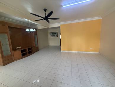 Desa cemelang @ jalan saga Double storey For sale