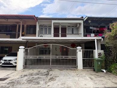 Double-Storey Intermediate Terrace House at Green Road for Sale
