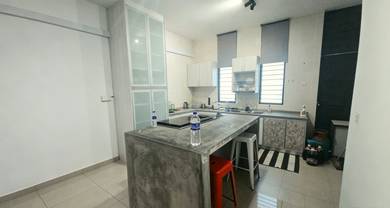 Bangi Avenue 3 Storey, Solar Panel, Full Aircond, Renovated, For Rent