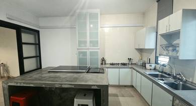 Bangi Avenue 3 Storey, Solar Panel, Full Aircond, Renovated, For Rent