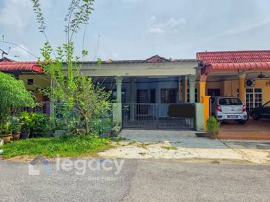 Rumah Depan Padang, Untuk Dijual Di Taman Kaya, Selama Perak.
