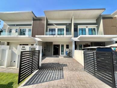 Renovated Furnished 2 Storey Terrace OnePark Taman Semenyih Idaman