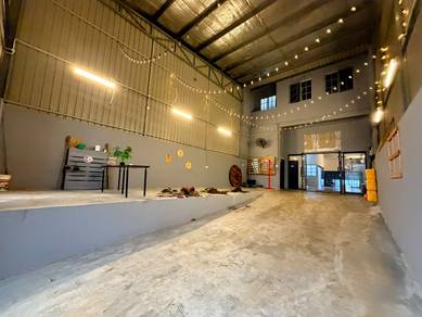 Mount Austin 1.5 Storey Terrace Factory For Rent