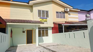Rumah 2 tingkat Bukit Beruntung Jalan Tanjung cat baru