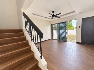 Double storey house / End lot / Ulu Tiram / 4 bedroom / Bukit Tiram